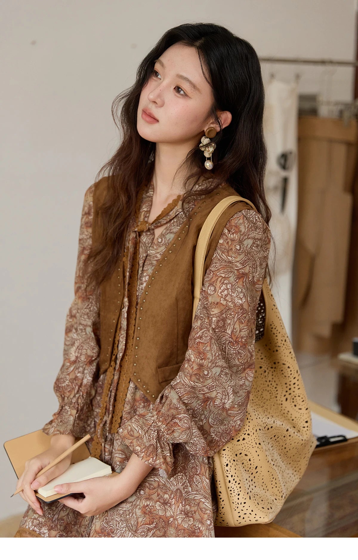 MISHOW Suede Vest Jacket for Women 2025 Autumn French Vintage Sleeveless Thin Vest Coat Rivet Design V-neck Vests MXE46W0863