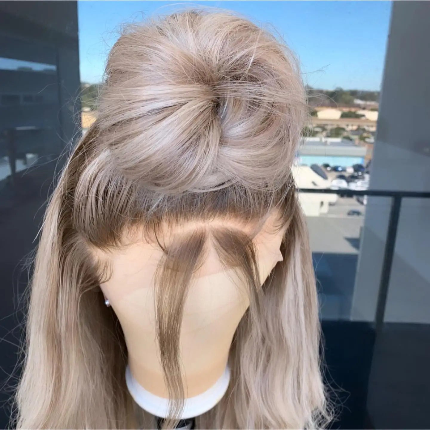 QW Ash Blonde Ombre Preplucked Glueless Body Wave Long Synthetic Hair Lace Front  Wigs for Women Frontal Wig Cosplay Party