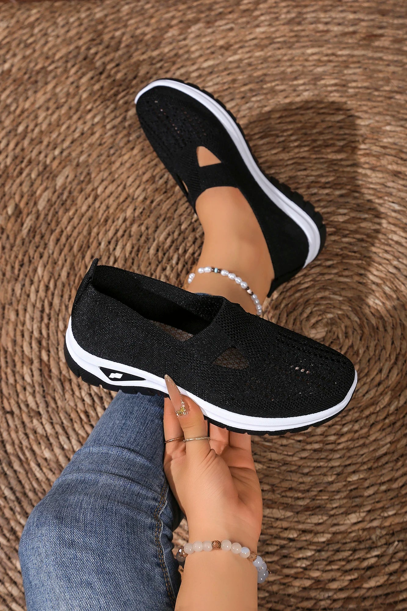 Women's casual sports shoes, solid color breathable sports soft-soled lightweight walking shoes, low-top knitted casual shoes