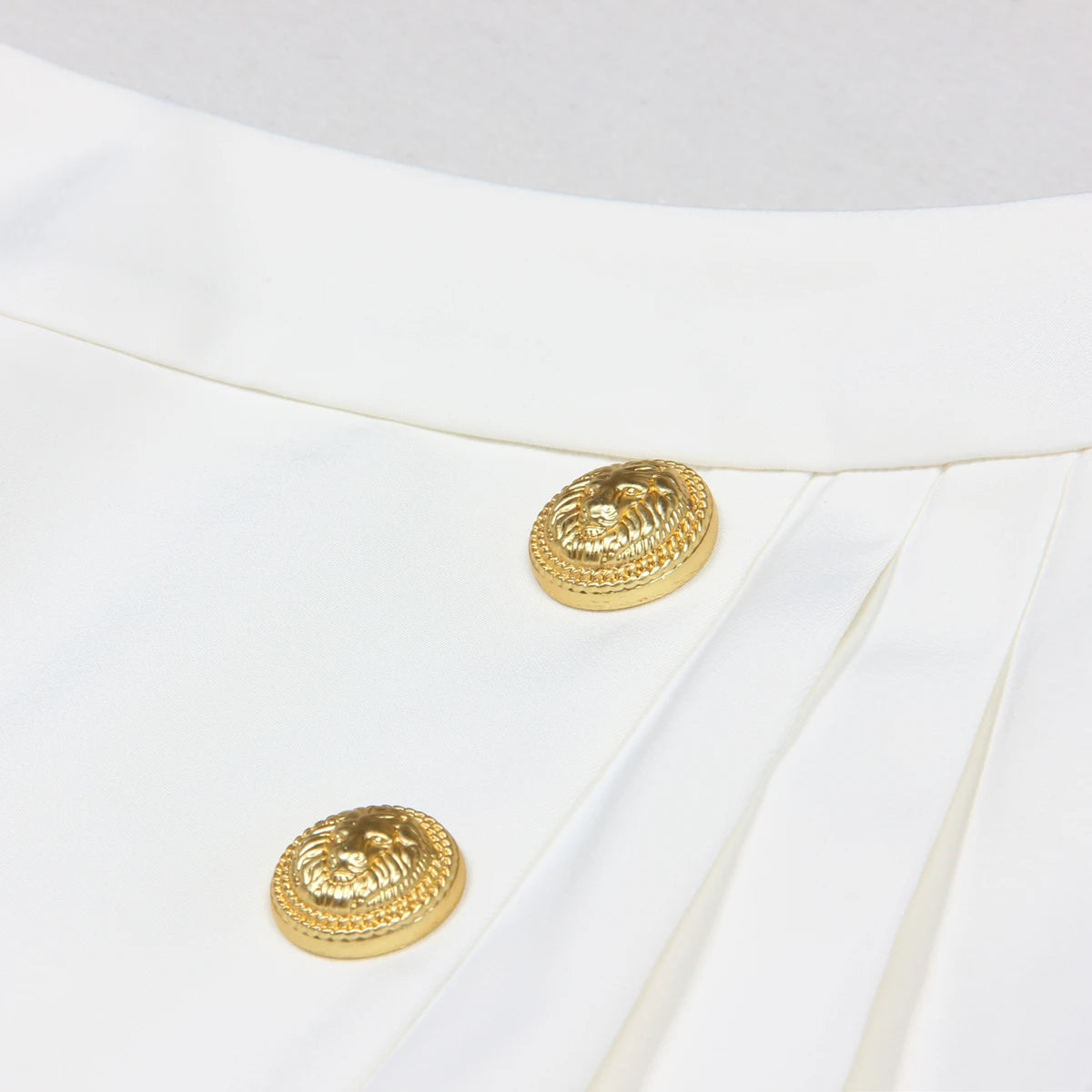 S-xl Black And White High-quality Fashionable Solid Color New Side Pleated Double Row Button Casual Commuting Women Short Skirt