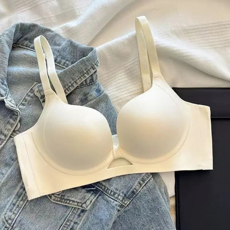 Red Year of The Nation Lifting Small Breasts Gathered and Supported with No Steel Rings and Comfortable and Traceless Bra