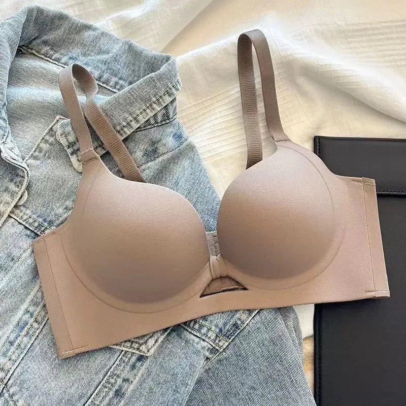 Red Year of The Nation Lifting Small Breasts Gathered and Supported with No Steel Rings and Comfortable and Traceless Bra