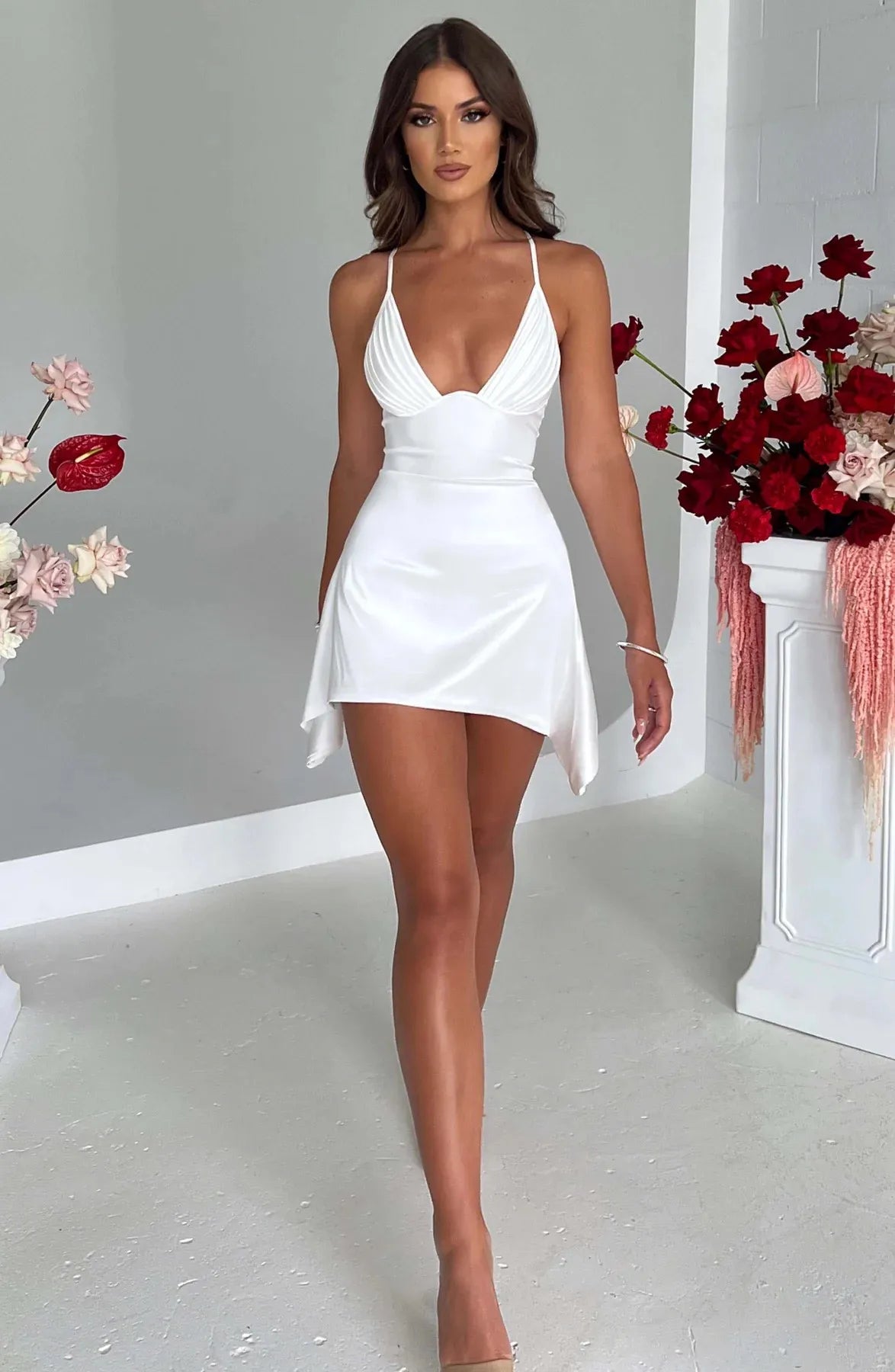 Women's Summer New Style Sexy V Neck Backless Pure Color Suspender Short Satin Sexy Elegant Elegant High-End Smooth Dress Evening Dress