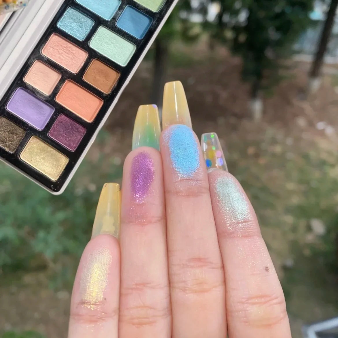 The 16-Color Chameleon Eyeshadow Palette