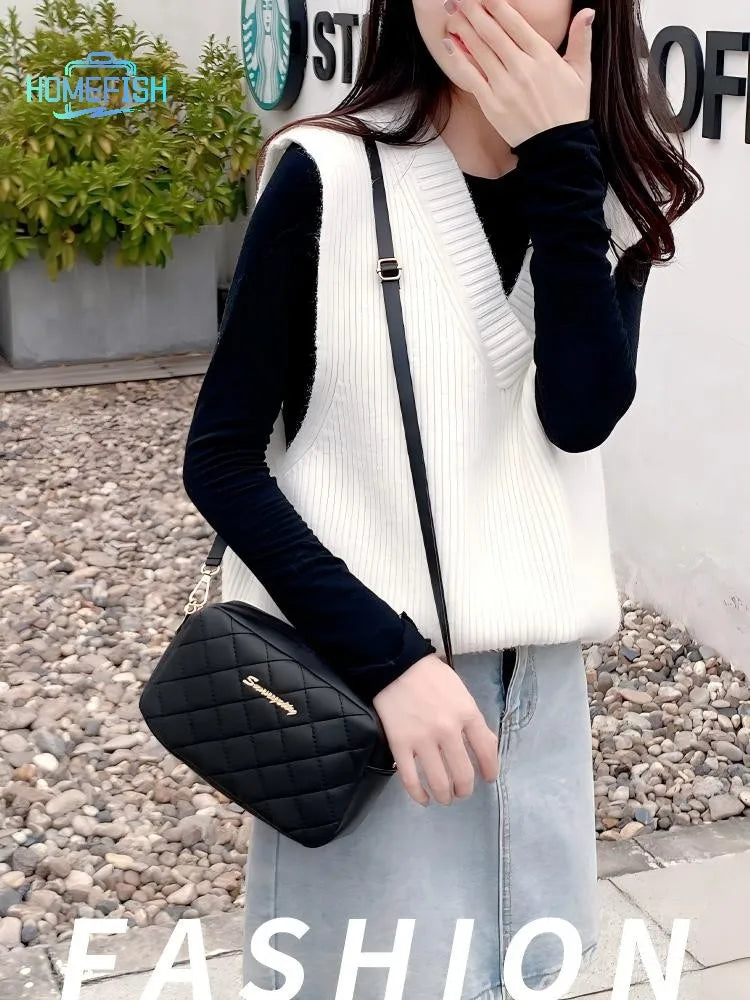 The Tassel Chain Camera Bag