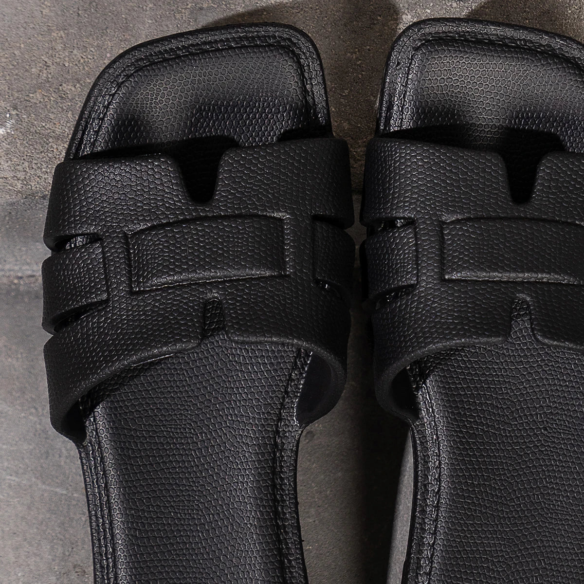 Women's Summer Fashion Lightweight Breathable Comfortable Open Toe Flat Sandals Suitable for Beach Pool Bathroom Slippers