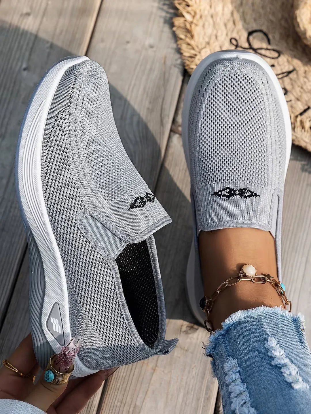 Women Casual Sports Shoes Breathable Lightweight Sneakers Anti-slip Flats Outdoor Running Walking Shoes Female Vulcanized Shoes