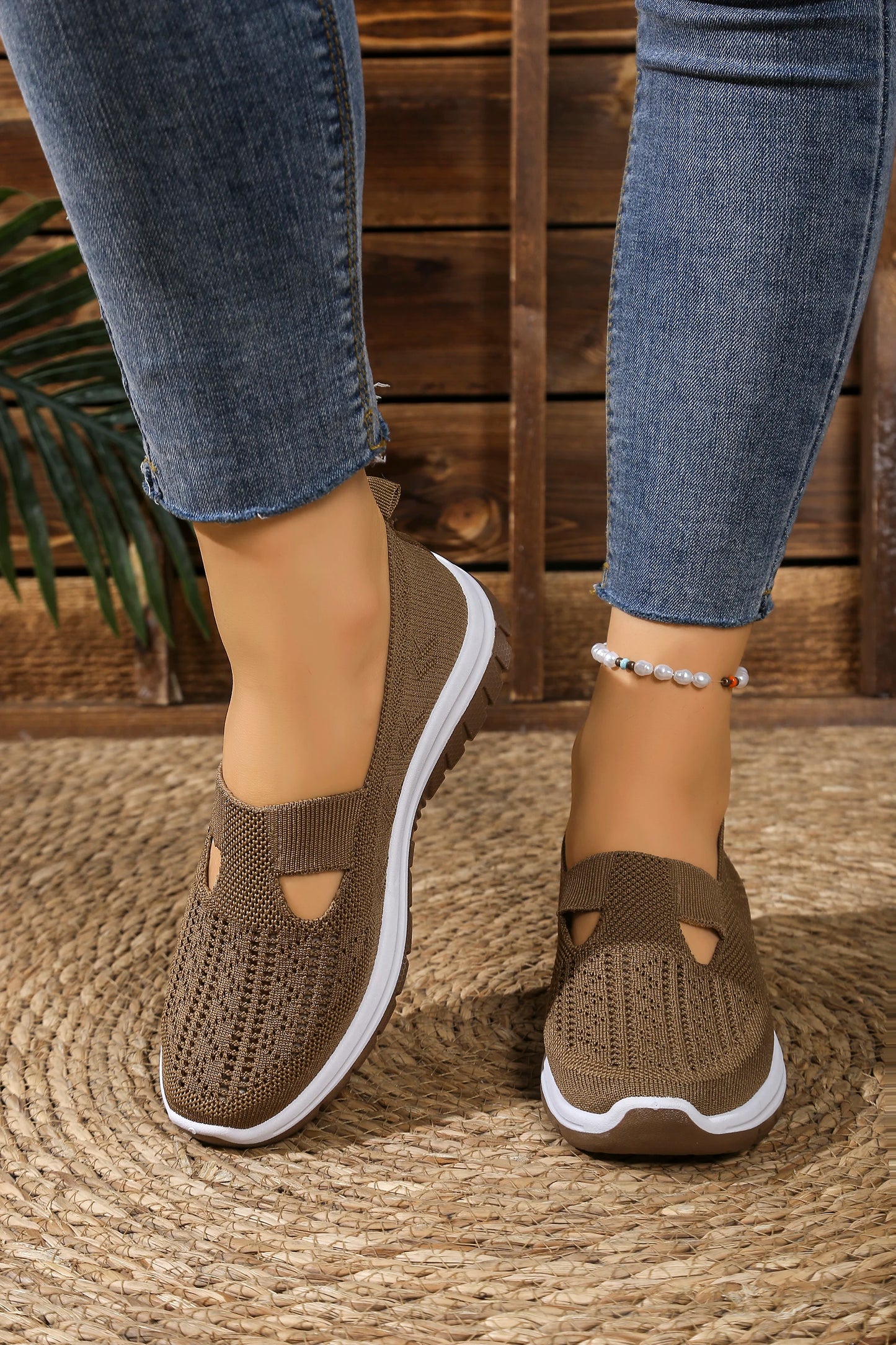 Women's casual sports shoes, solid color breathable sports soft-soled lightweight walking shoes, low-top knitted casual shoes