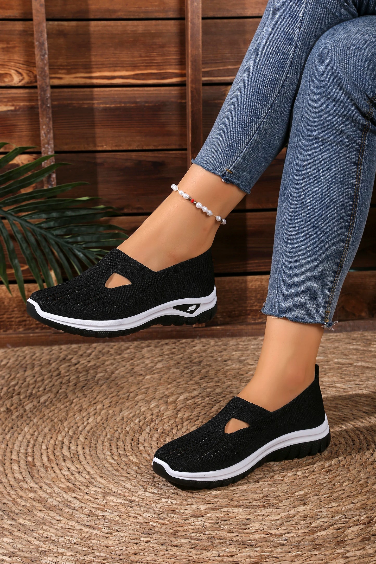 Women's casual sports shoes, solid color breathable sports soft-soled lightweight walking shoes, low-top knitted casual shoes