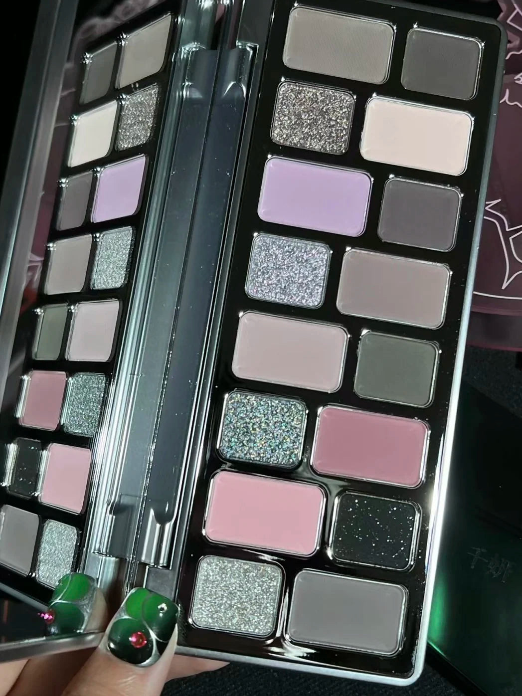 The 16-Color Chameleon Eyeshadow Palette