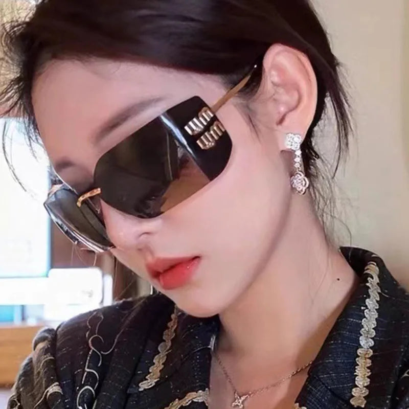 The Vintage Rimless Curved Lens Sunglasses
