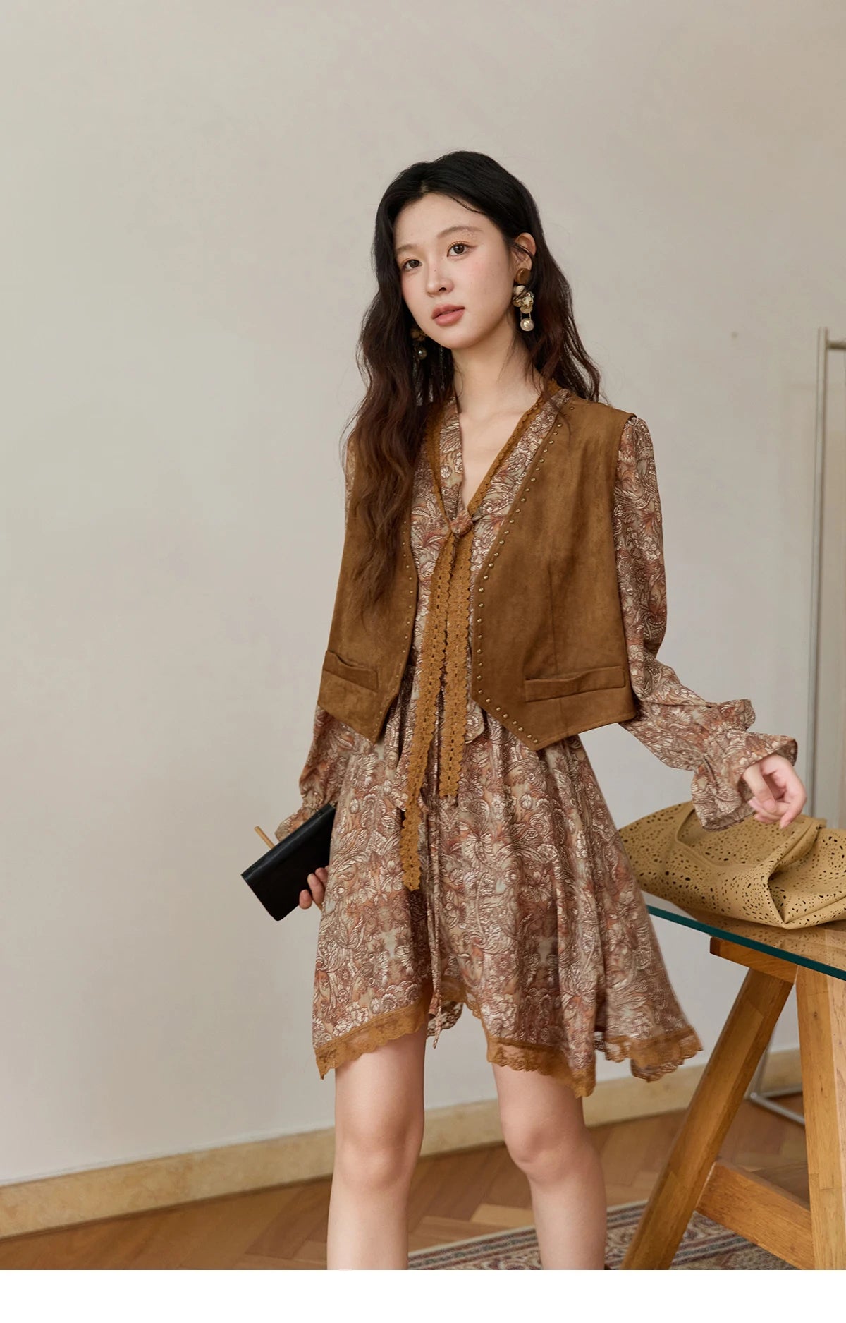 MISHOW Suede Vest Jacket for Women 2025 Autumn French Vintage Sleeveless Thin Vest Coat Rivet Design V-neck Vests MXE46W0863