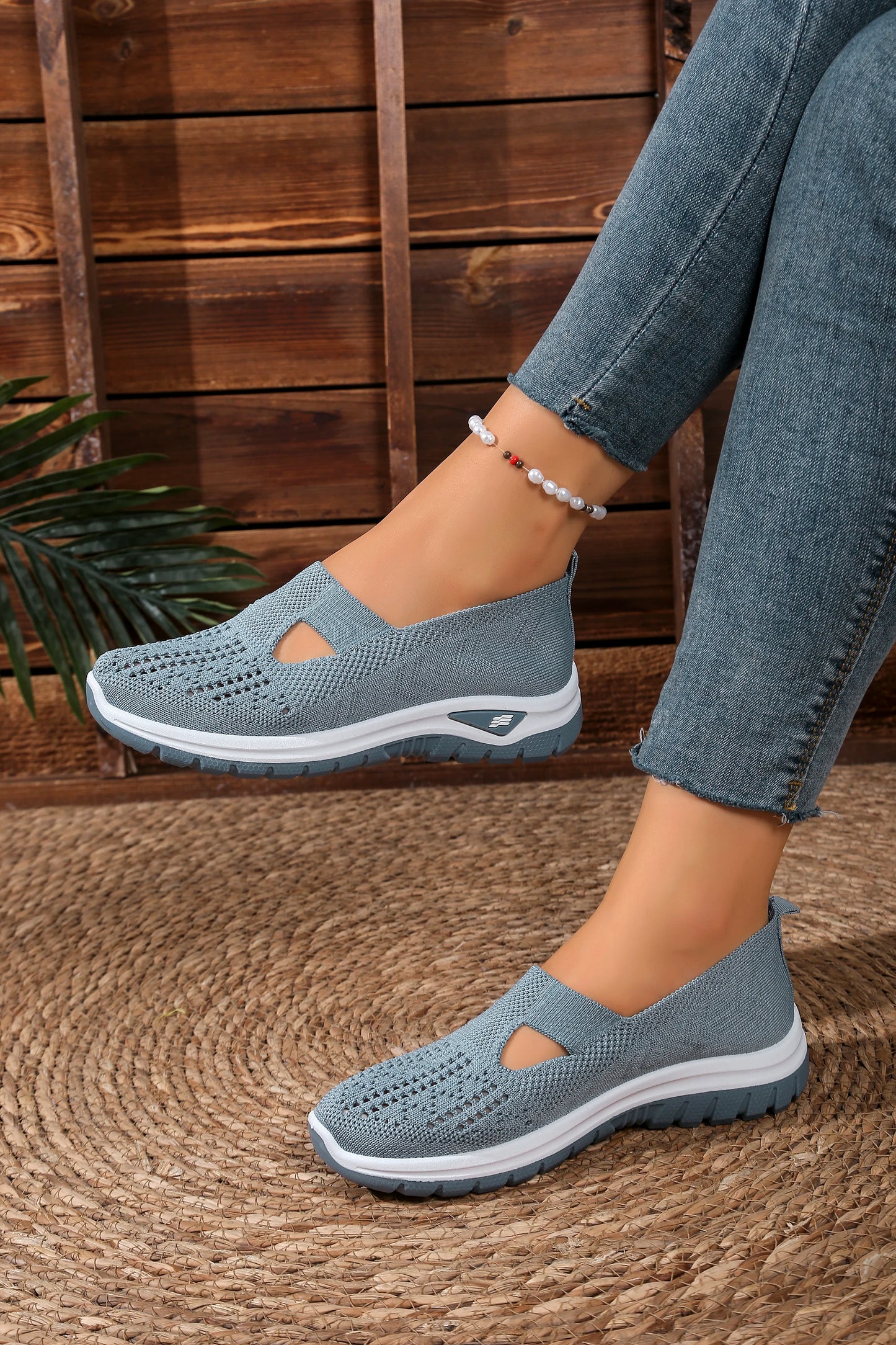 Women's casual sports shoes, solid color breathable sports soft-soled lightweight walking shoes, low-top knitted casual shoes