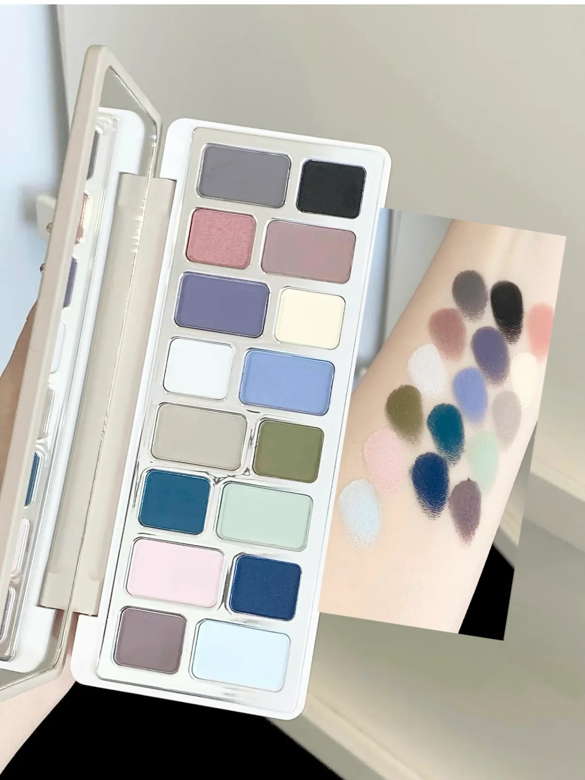 The 16-Color Chameleon Eyeshadow Palette