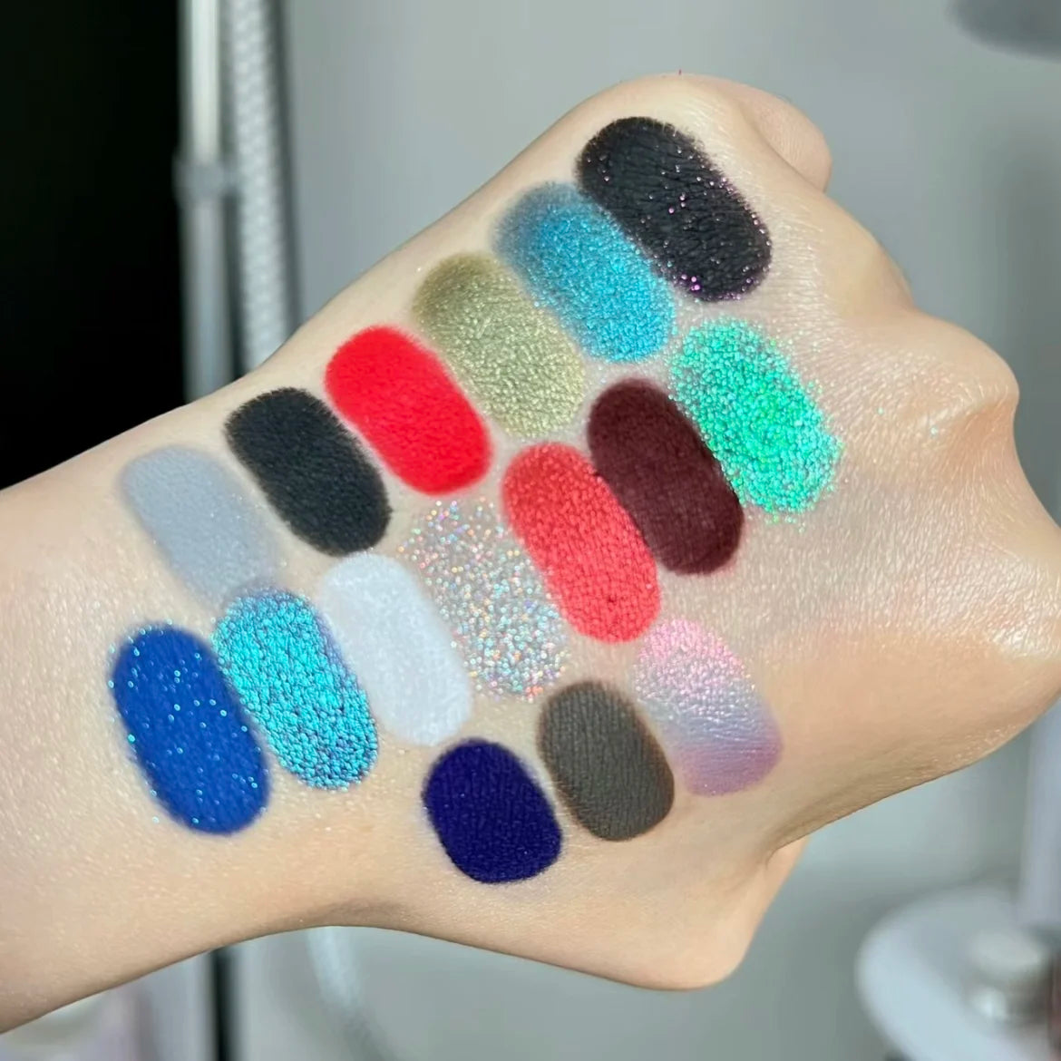 The 16-Color Chameleon Eyeshadow Palette