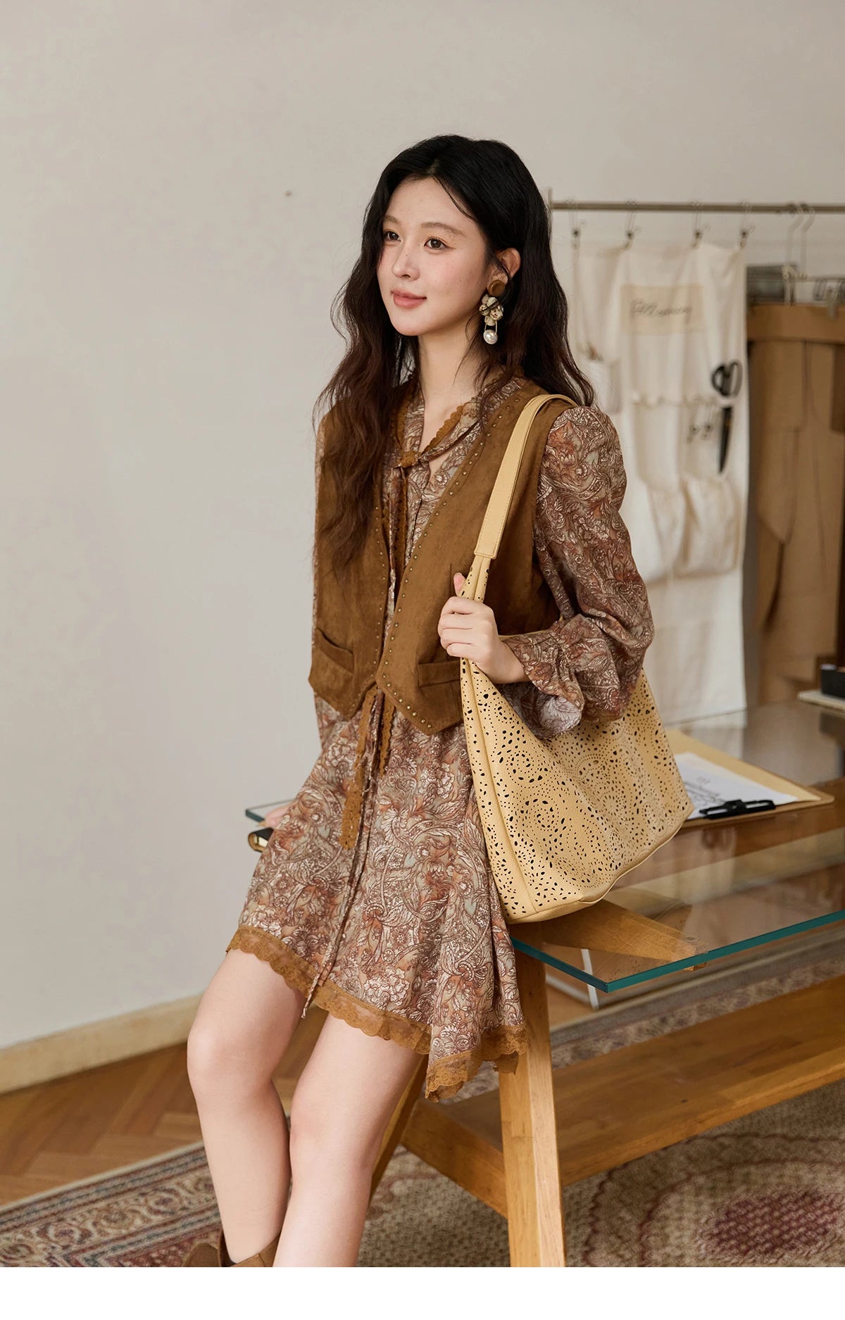 MISHOW Suede Vest Jacket for Women 2025 Autumn French Vintage Sleeveless Thin Vest Coat Rivet Design V-neck Vests MXE46W0863