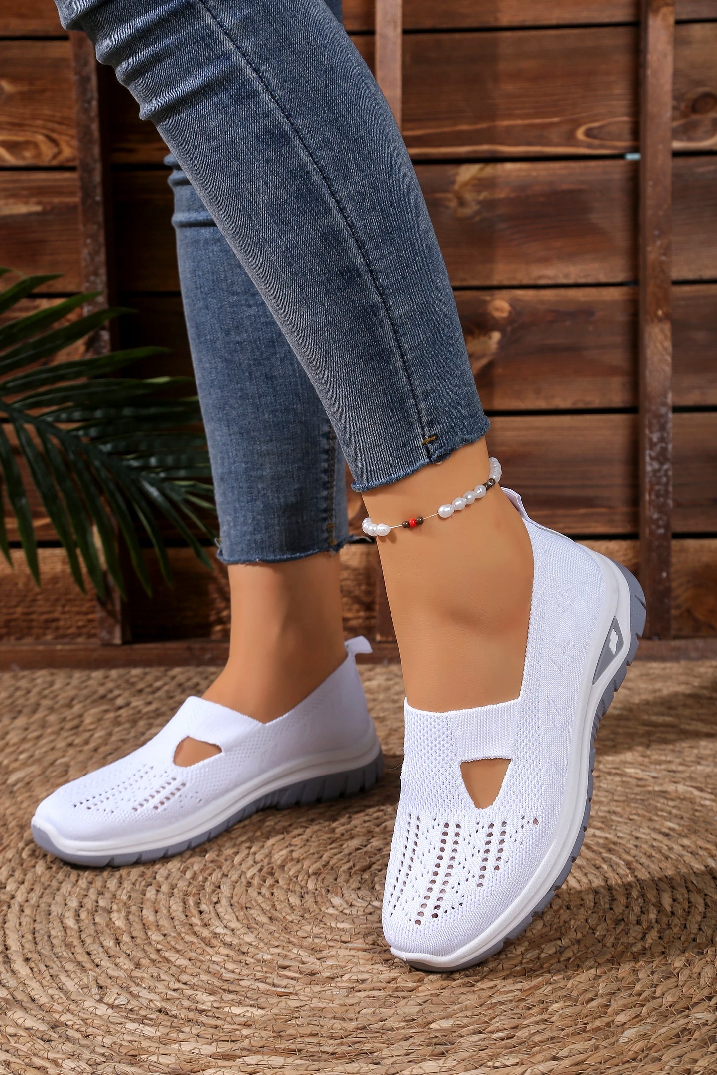 Women's casual sports shoes, solid color breathable sports soft-soled lightweight walking shoes, low-top knitted casual shoes