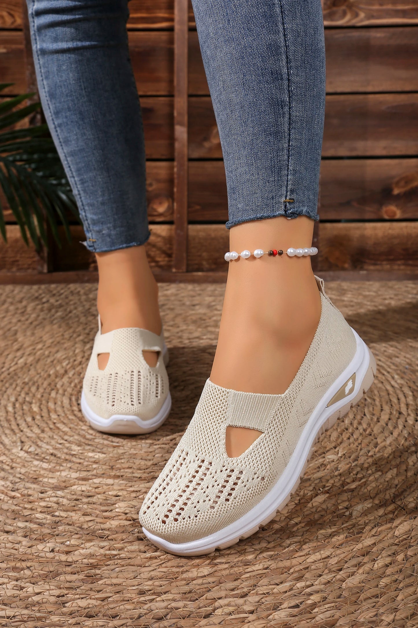 Women's casual sports shoes, solid color breathable sports soft-soled lightweight walking shoes, low-top knitted casual shoes