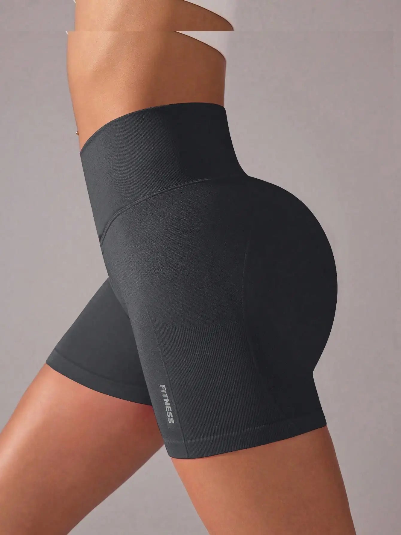 The 3-Piece V-Waist Peach Short
