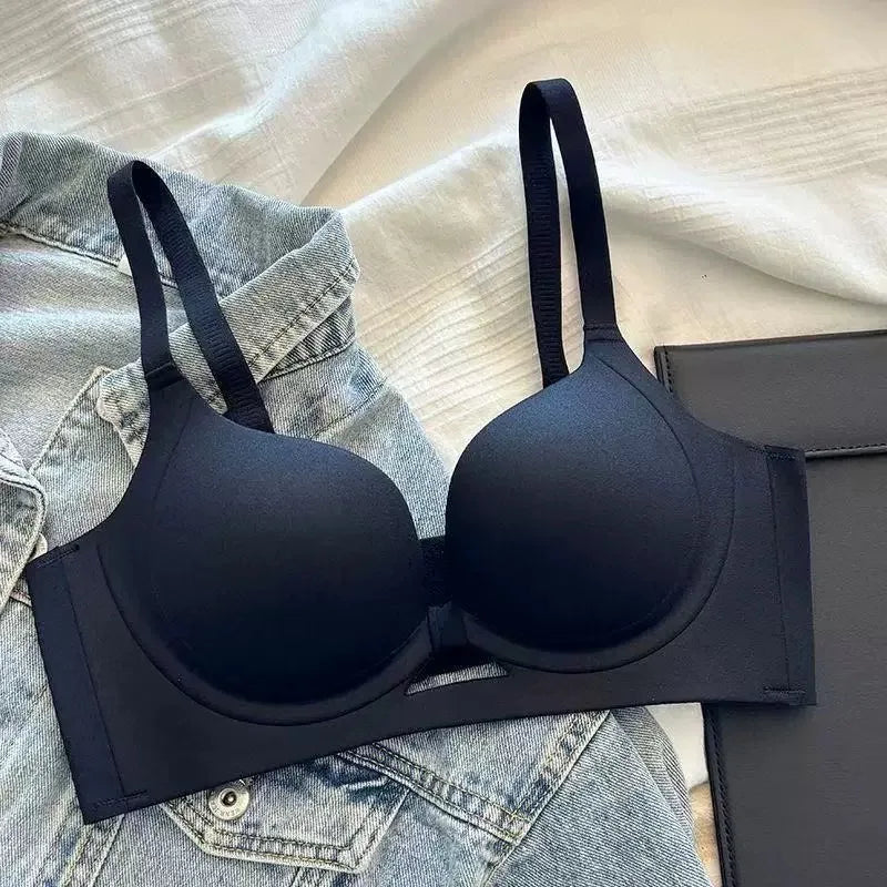 Red Year of The Nation Lifting Small Breasts Gathered and Supported with No Steel Rings and Comfortable and Traceless Bra