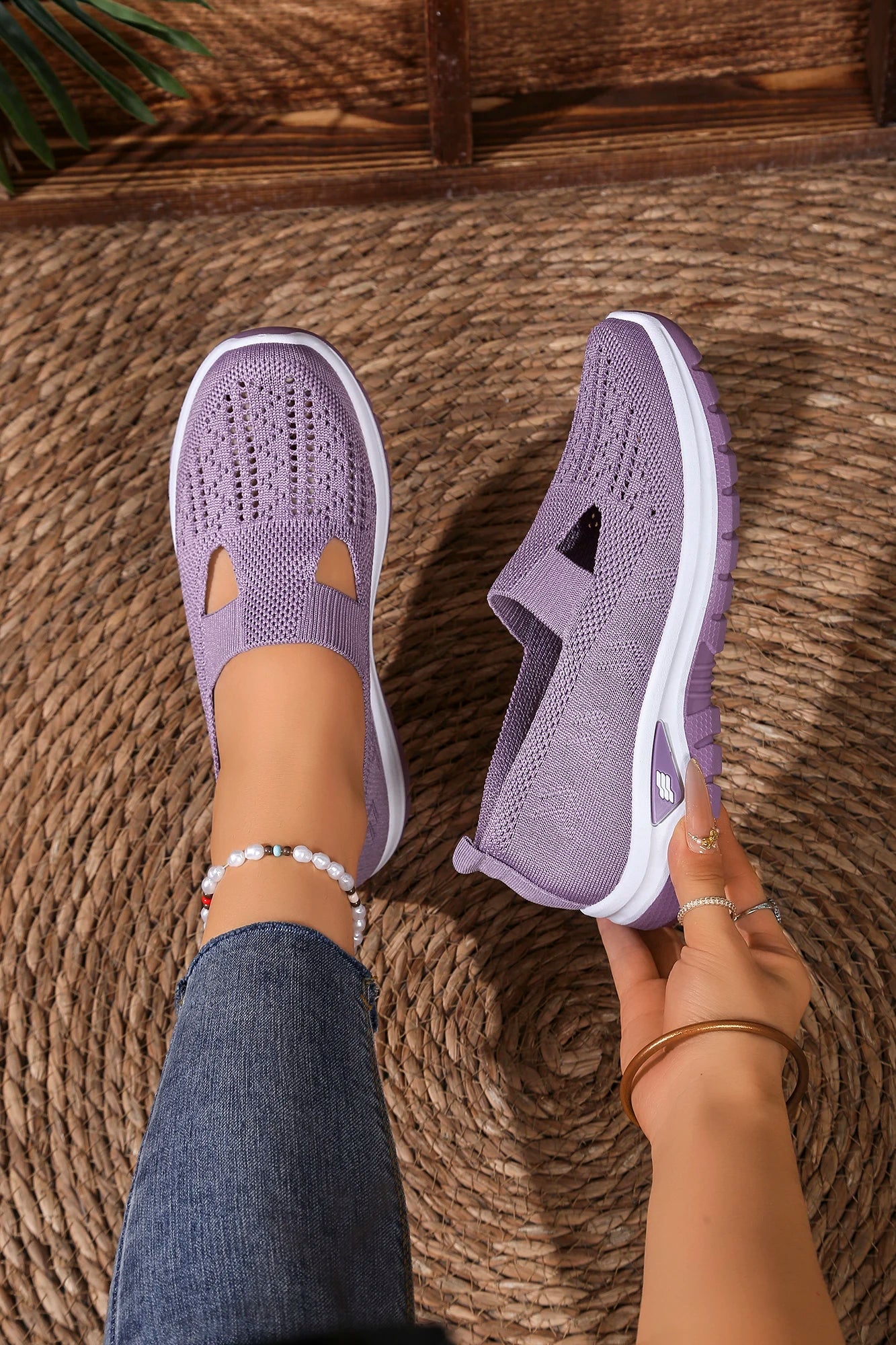 Women's casual sports shoes, solid color breathable sports soft-soled lightweight walking shoes, low-top knitted casual shoes