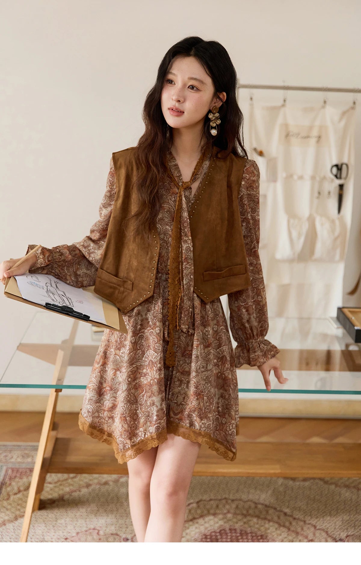 MISHOW Suede Vest Jacket for Women 2025 Autumn French Vintage Sleeveless Thin Vest Coat Rivet Design V-neck Vests MXE46W0863