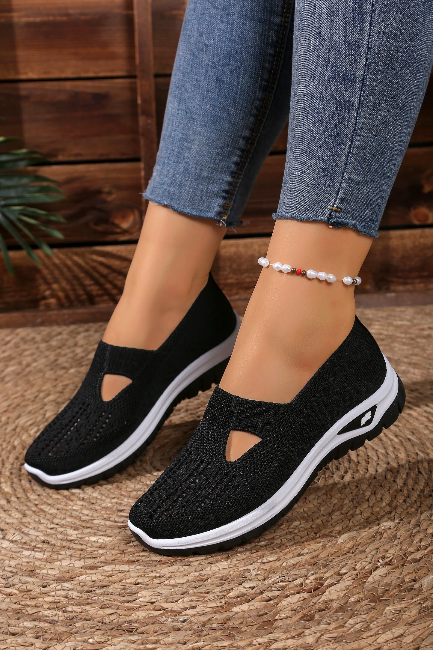 Women's casual sports shoes, solid color breathable sports soft-soled lightweight walking shoes, low-top knitted casual shoes