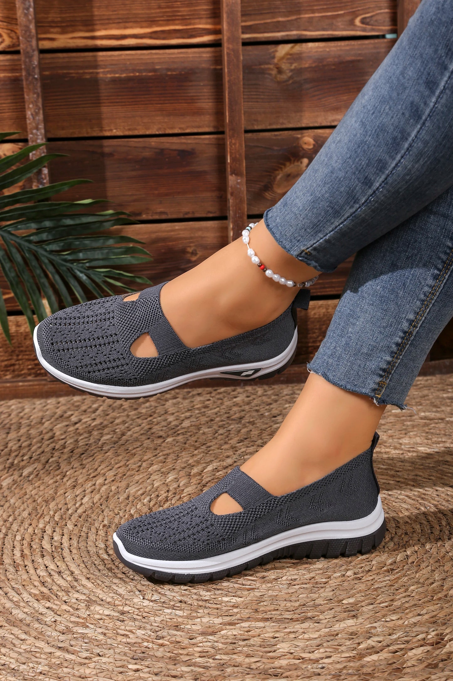 Women's casual sports shoes, solid color breathable sports soft-soled lightweight walking shoes, low-top knitted casual shoes