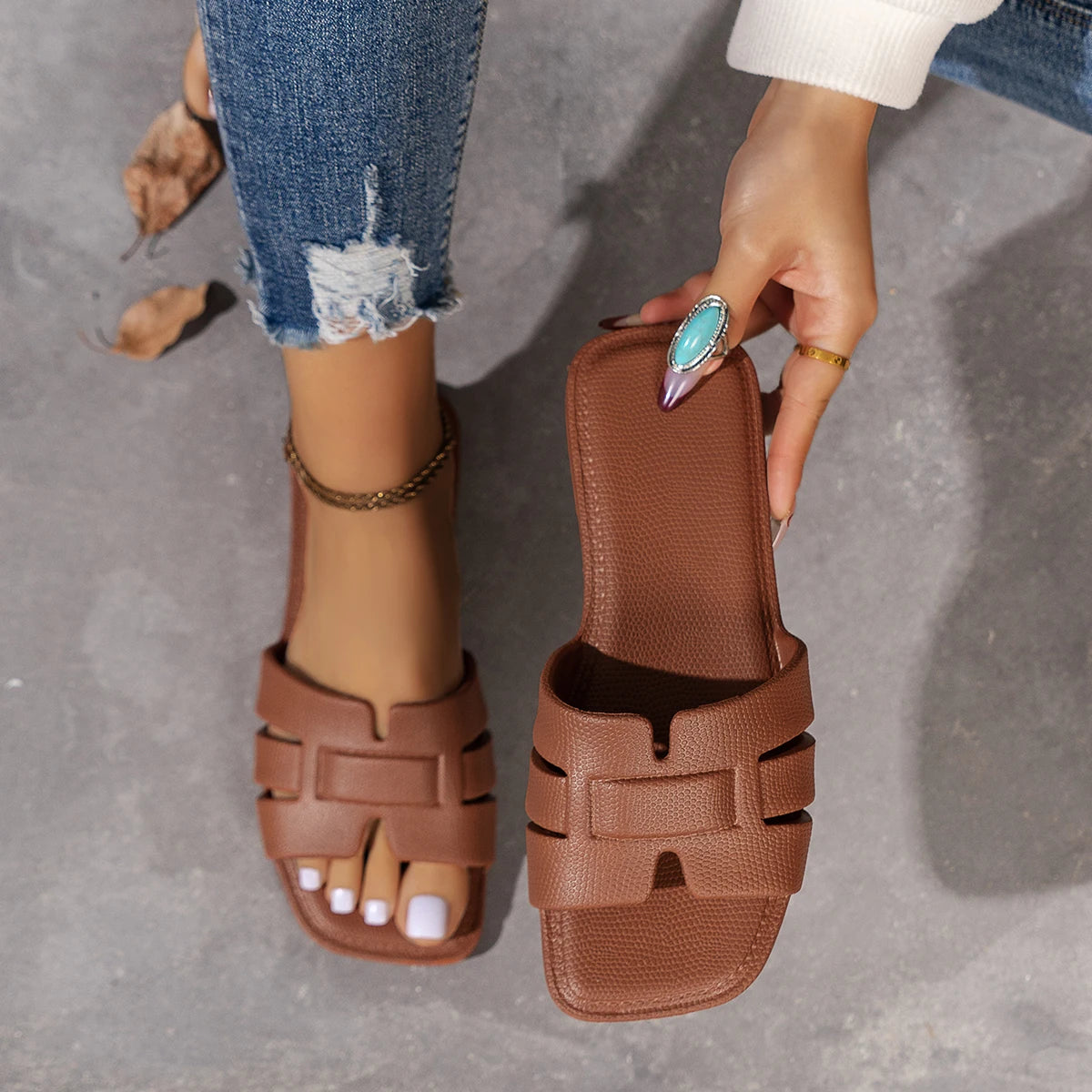 Women's Summer Fashion Lightweight Breathable Comfortable Open Toe Flat Sandals Suitable for Beach Pool Bathroom Slippers