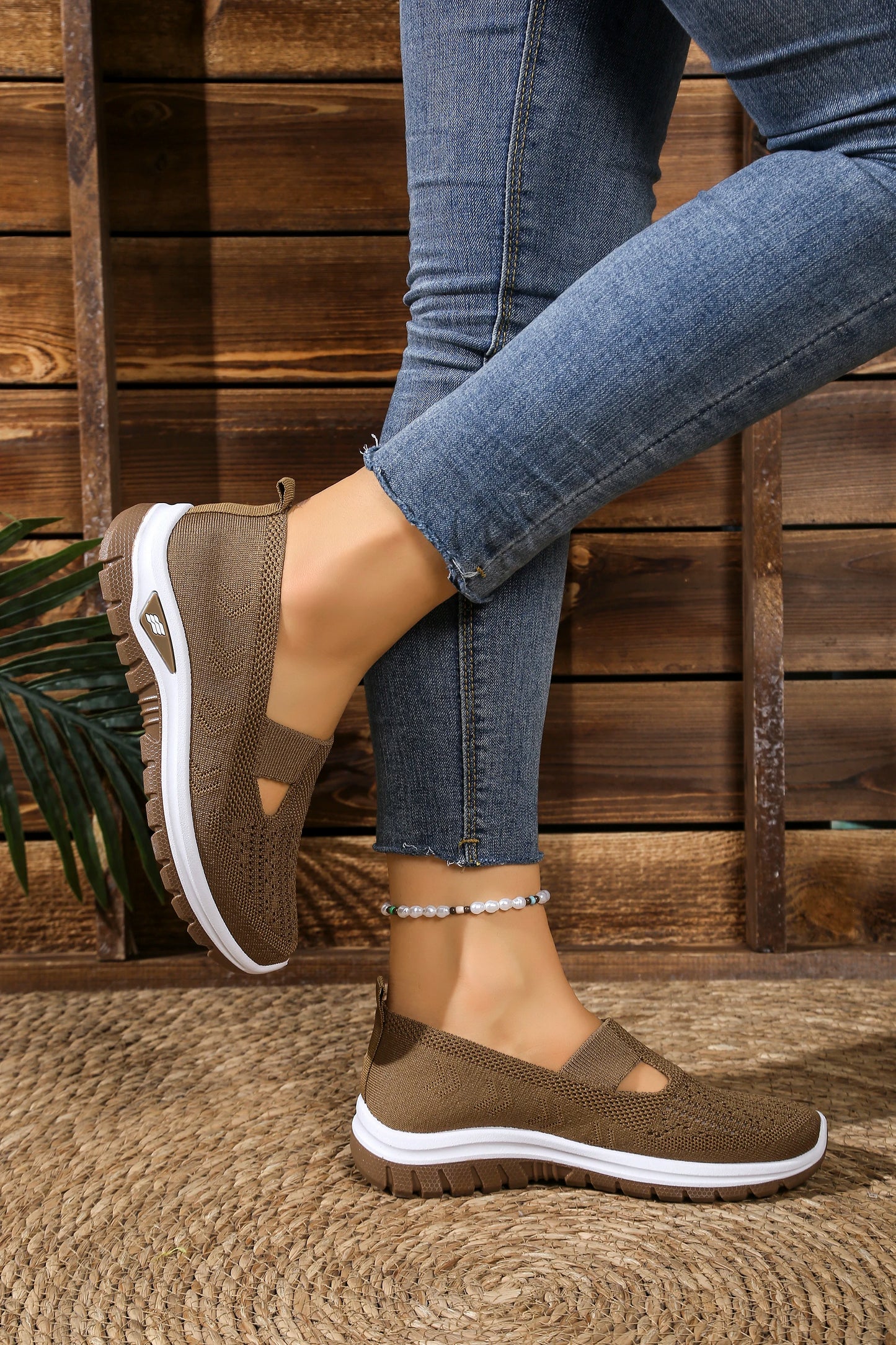 Women's casual sports shoes, solid color breathable sports soft-soled lightweight walking shoes, low-top knitted casual shoes