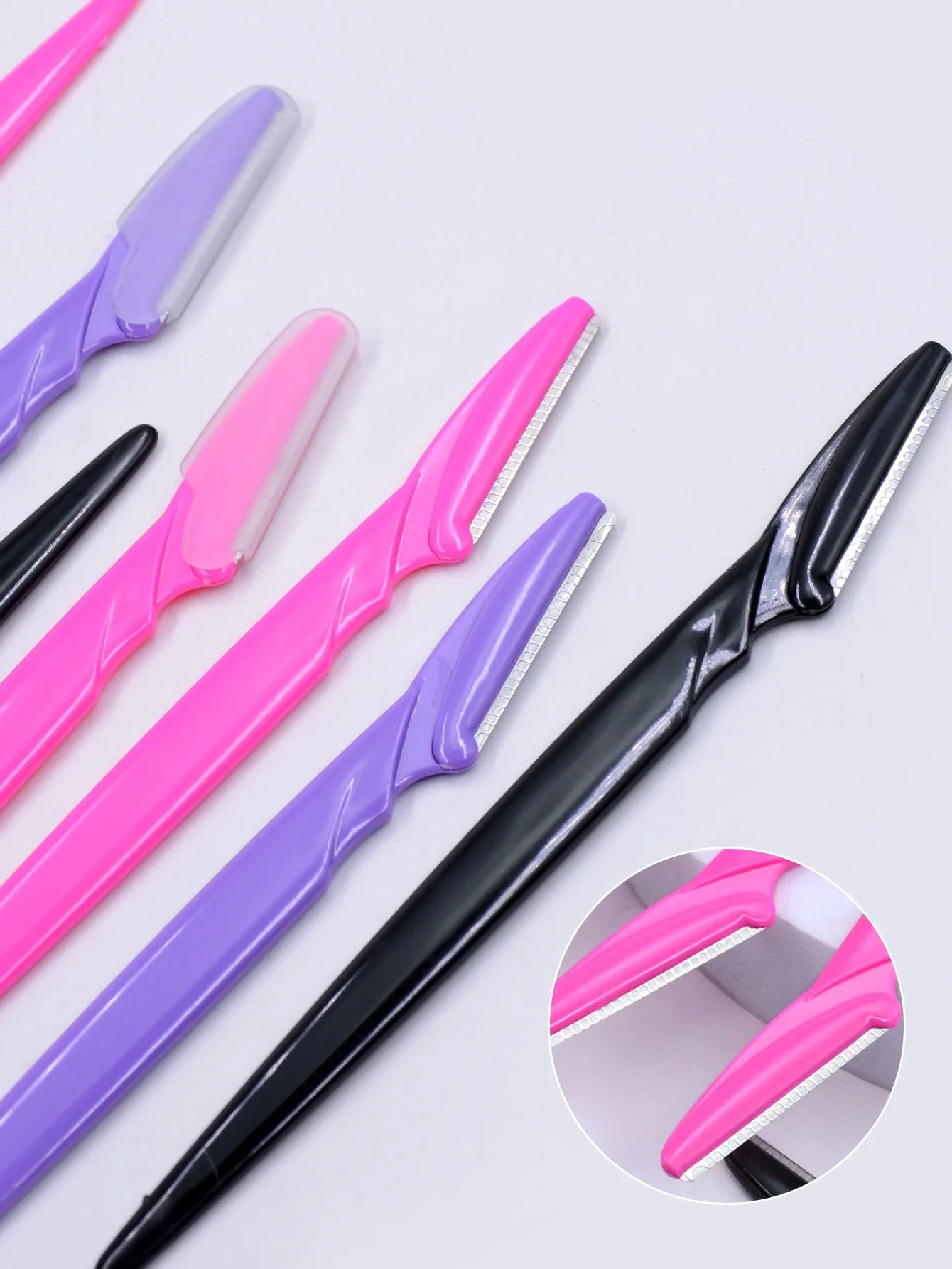The 30-Piece Eyebrow Razor Set