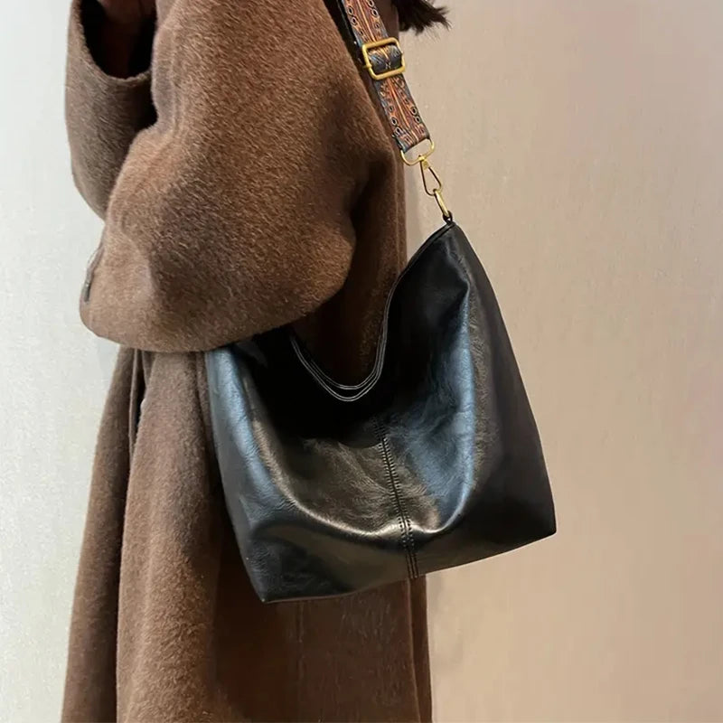 The Versatile Zip Commuter Tote