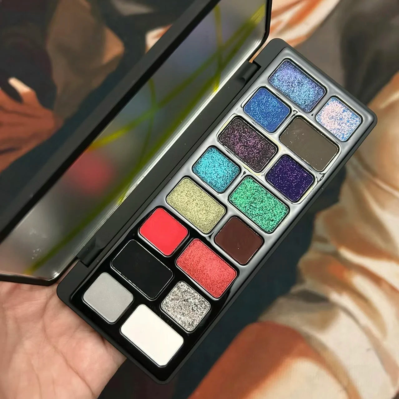 The 16-Color Chameleon Eyeshadow Palette