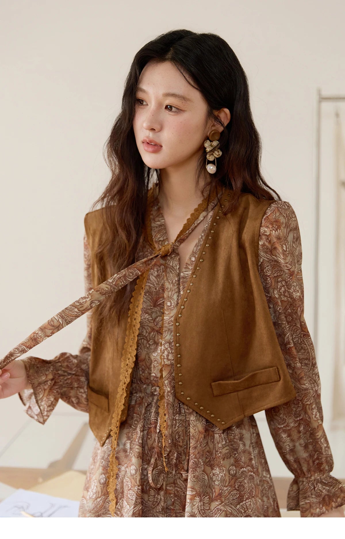 MISHOW Suede Vest Jacket for Women 2025 Autumn French Vintage Sleeveless Thin Vest Coat Rivet Design V-neck Vests MXE46W0863