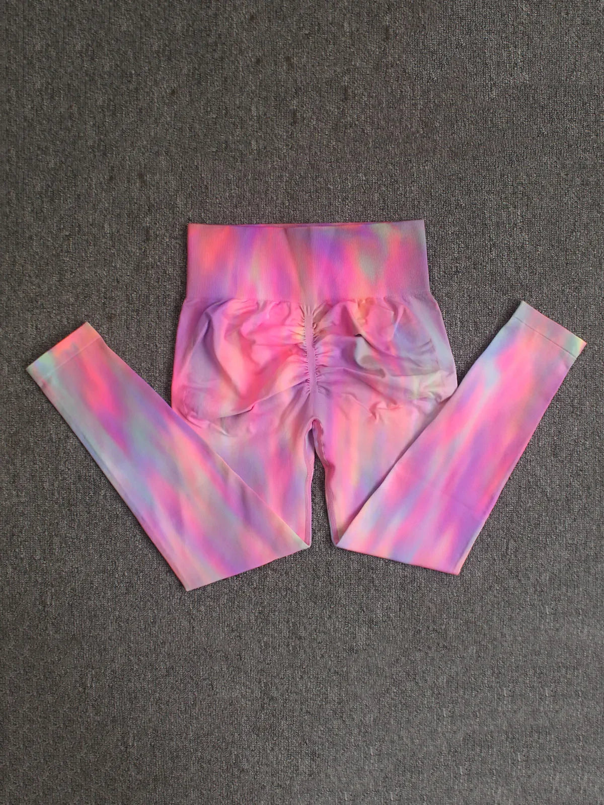 The Aurora Gradient Scrunch