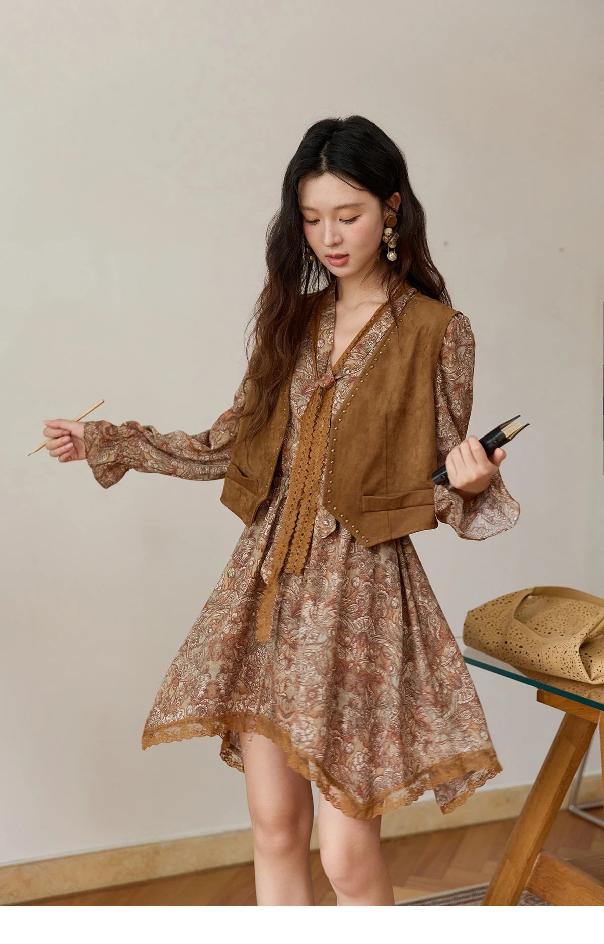 MISHOW Suede Vest Jacket for Women 2025 Autumn French Vintage Sleeveless Thin Vest Coat Rivet Design V-neck Vests MXE46W0863