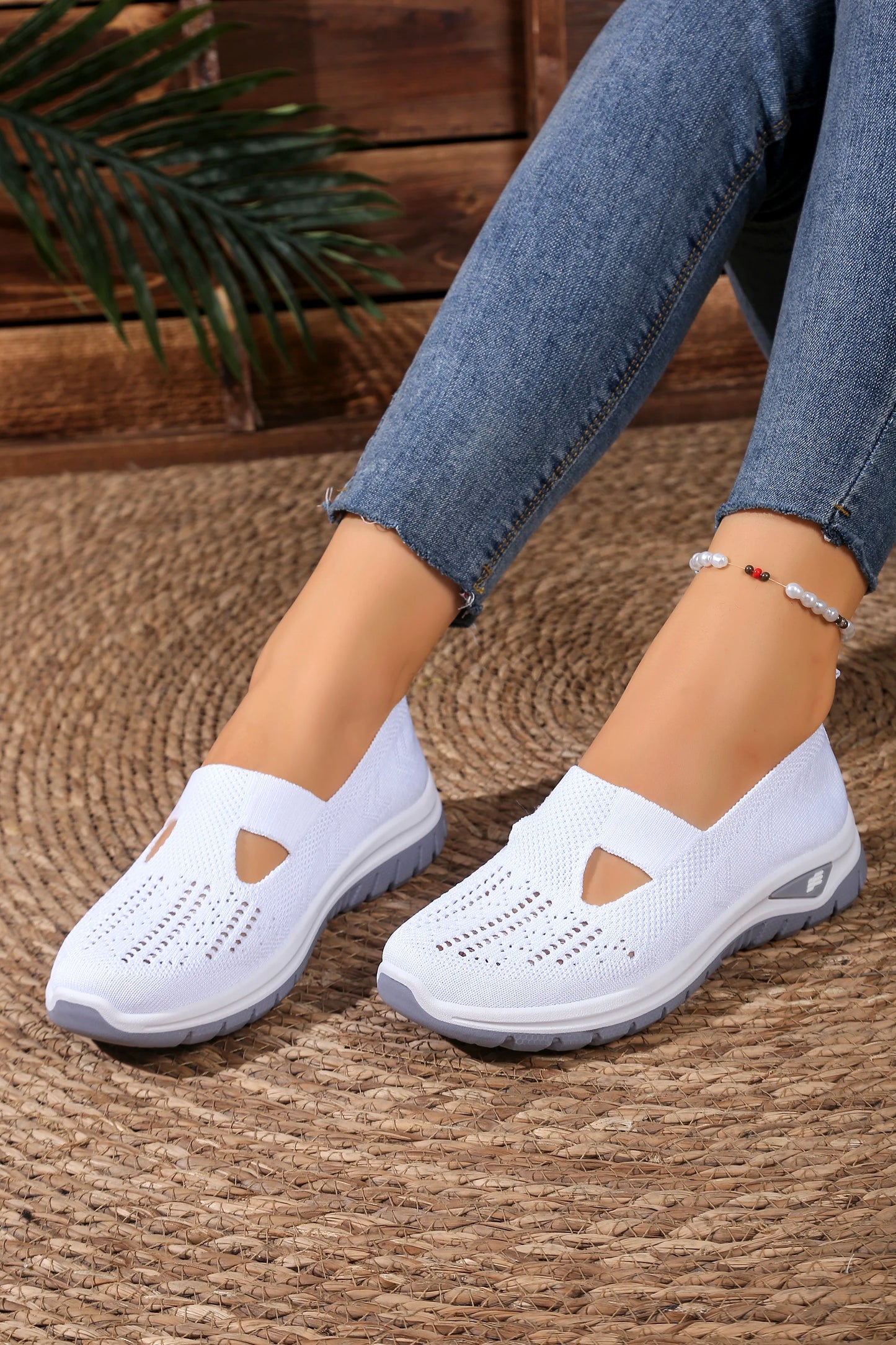 Women's casual sports shoes, solid color breathable sports soft-soled lightweight walking shoes, low-top knitted casual shoes