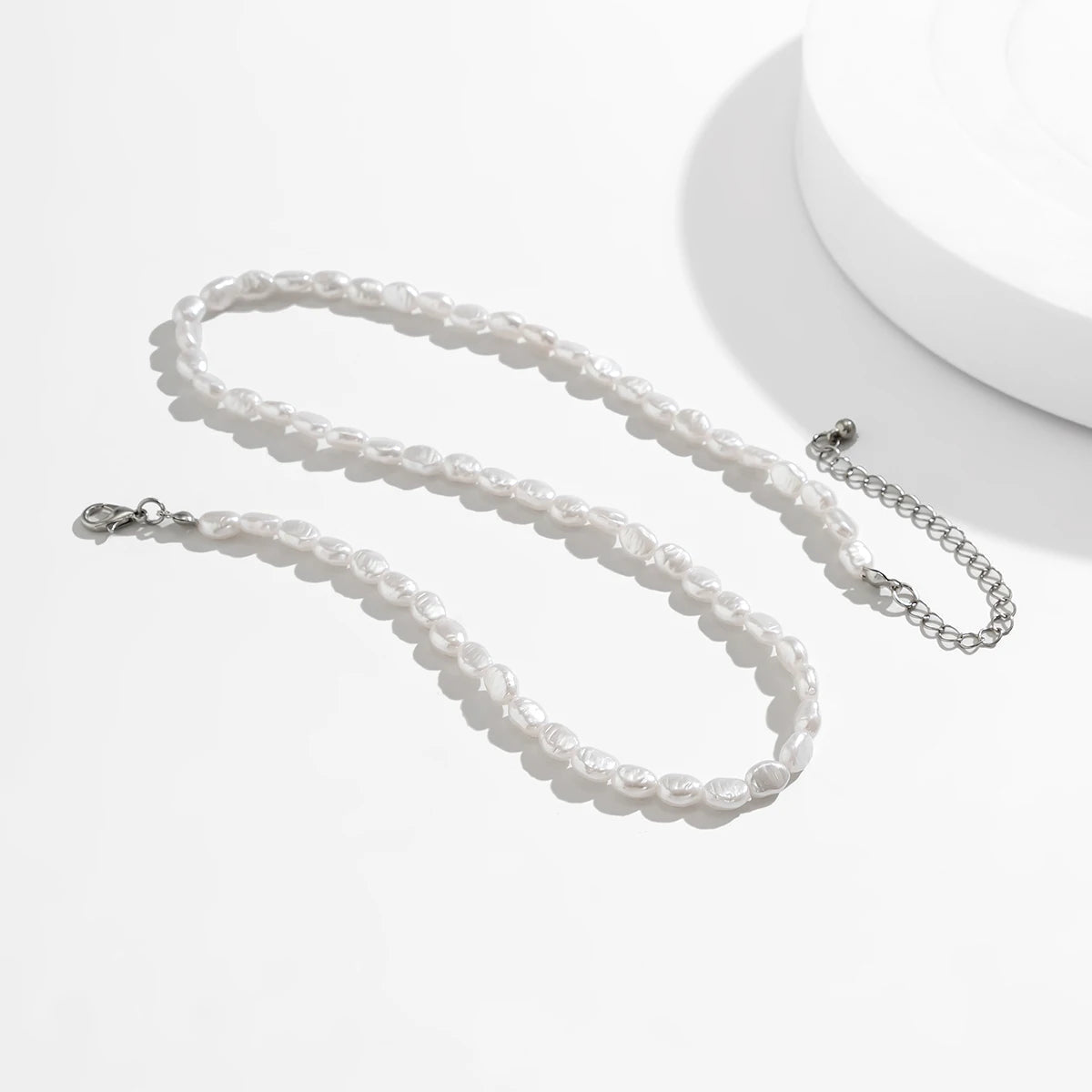 New Fashion Simple Faux Pearl Choker Necklace for Women Vintage Elegant Beaded Temperament Necklace Wedding Party Jewelry Gifts