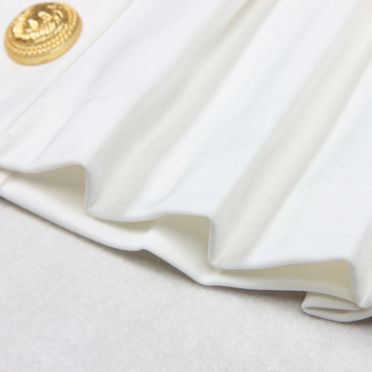 S-xl Black And White High-quality Fashionable Solid Color New Side Pleated Double Row Button Casual Commuting Women Short Skirt