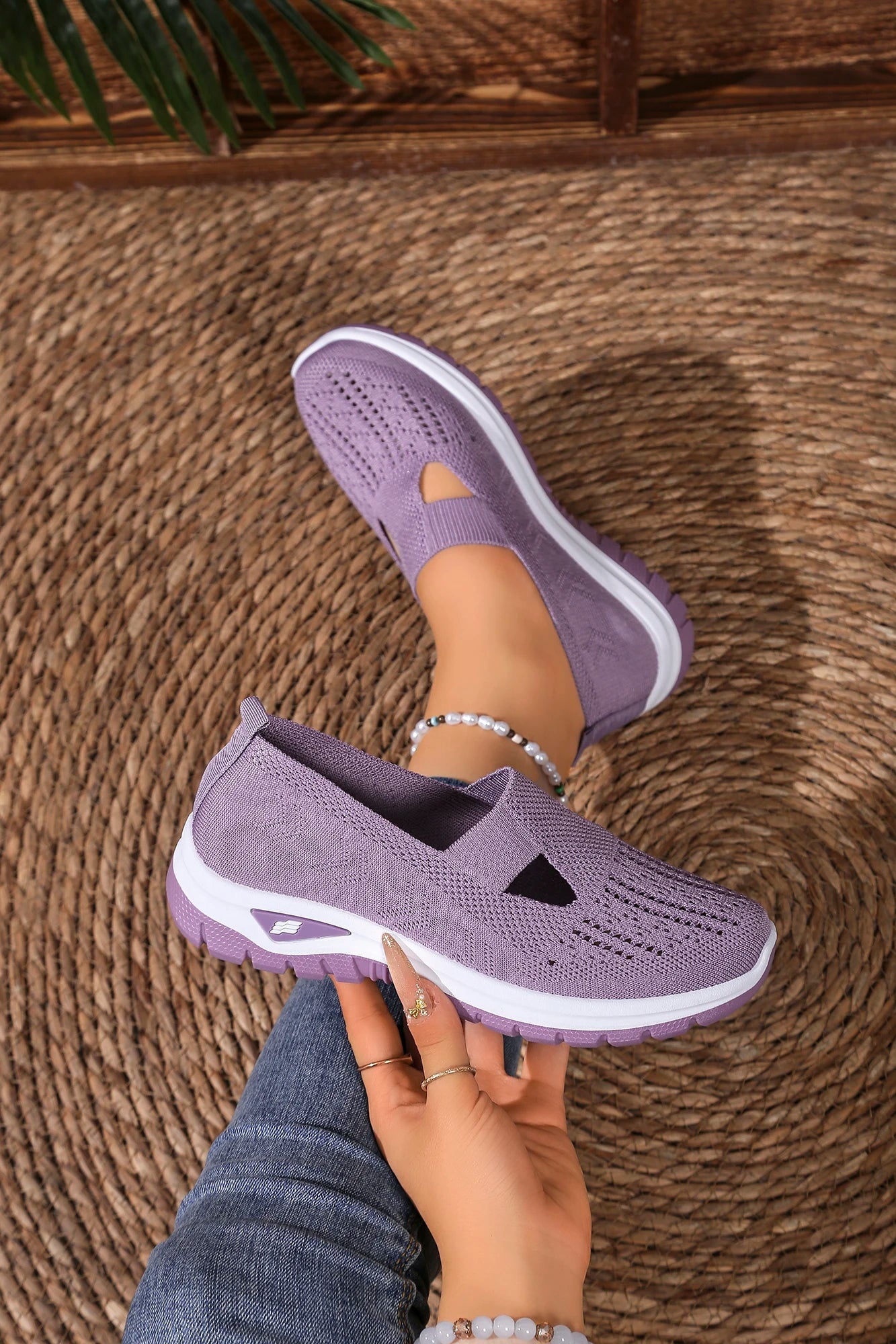 Women's casual sports shoes, solid color breathable sports soft-soled lightweight walking shoes, low-top knitted casual shoes